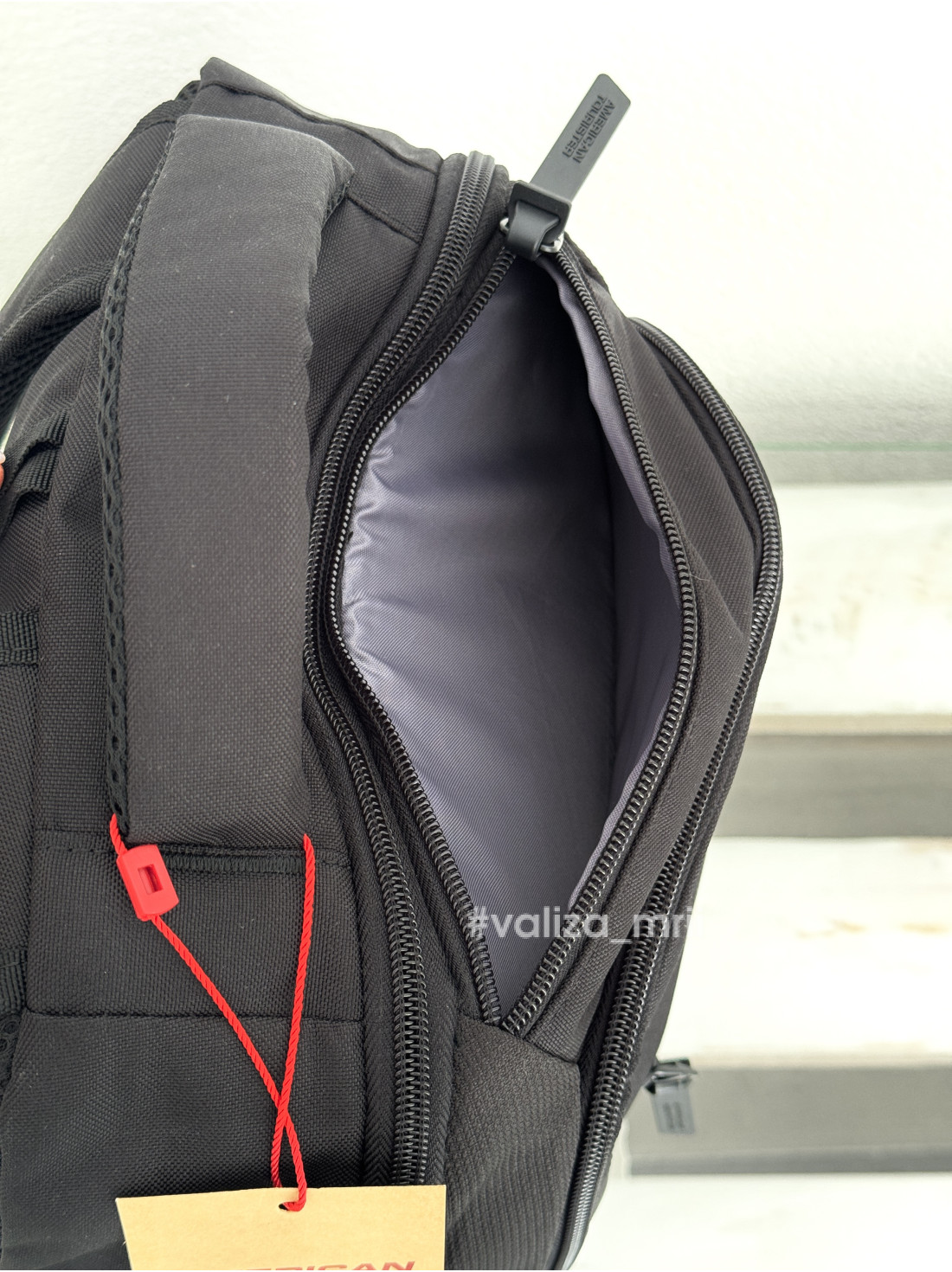 Рюкзак для ноутбука American Tourister - 7091 - чорний — купити у
